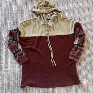 Women's Two-Tone Hooded Knit Pullover Sweater - Beige & Burgundy